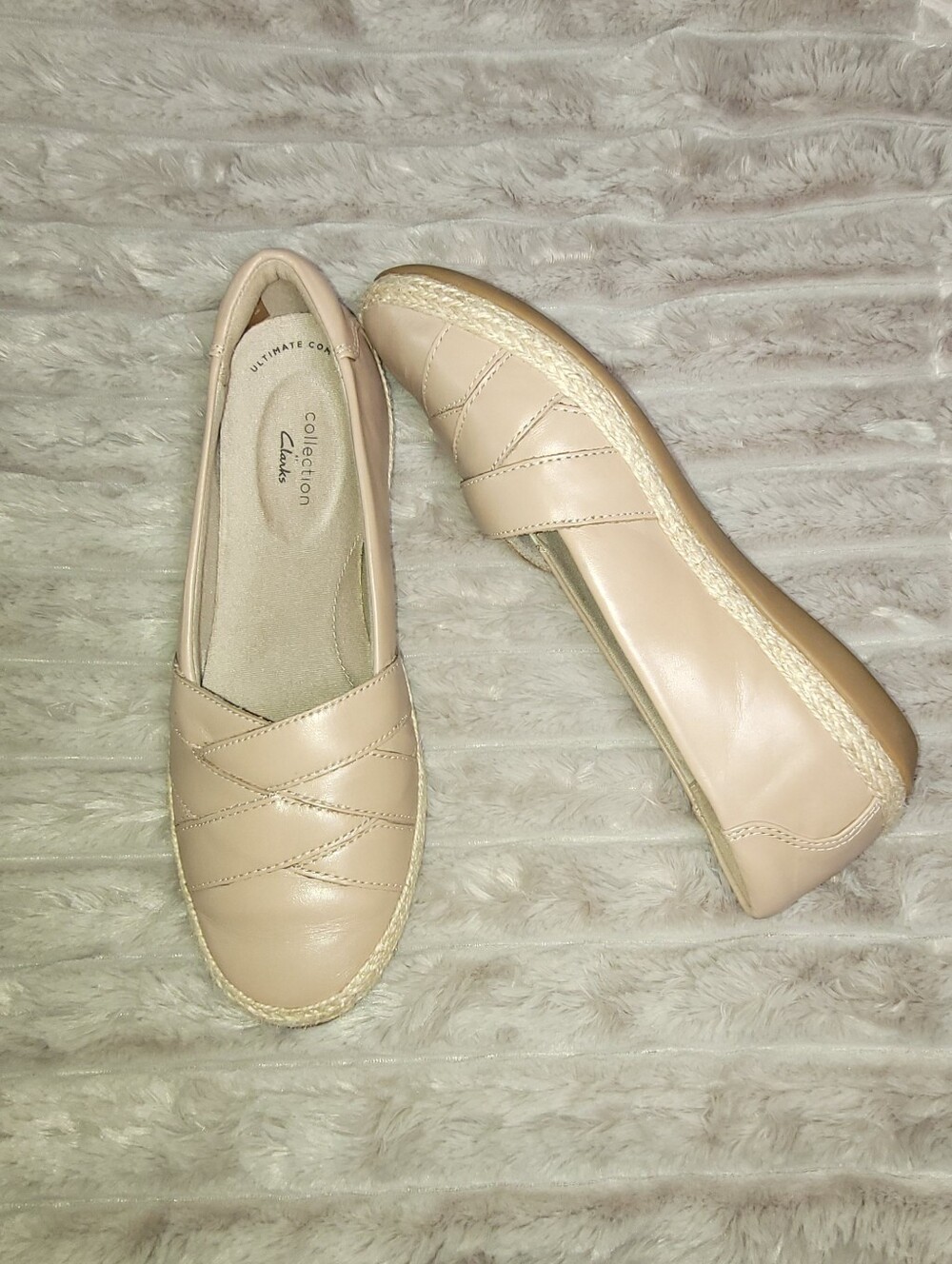 Clarks Danelly Shine Nude Leather Slip On Comfort Loafers Flats Size 7